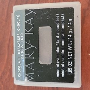 New in packaging! Mary Kay chocolate kiss mineral powder eye color shadow